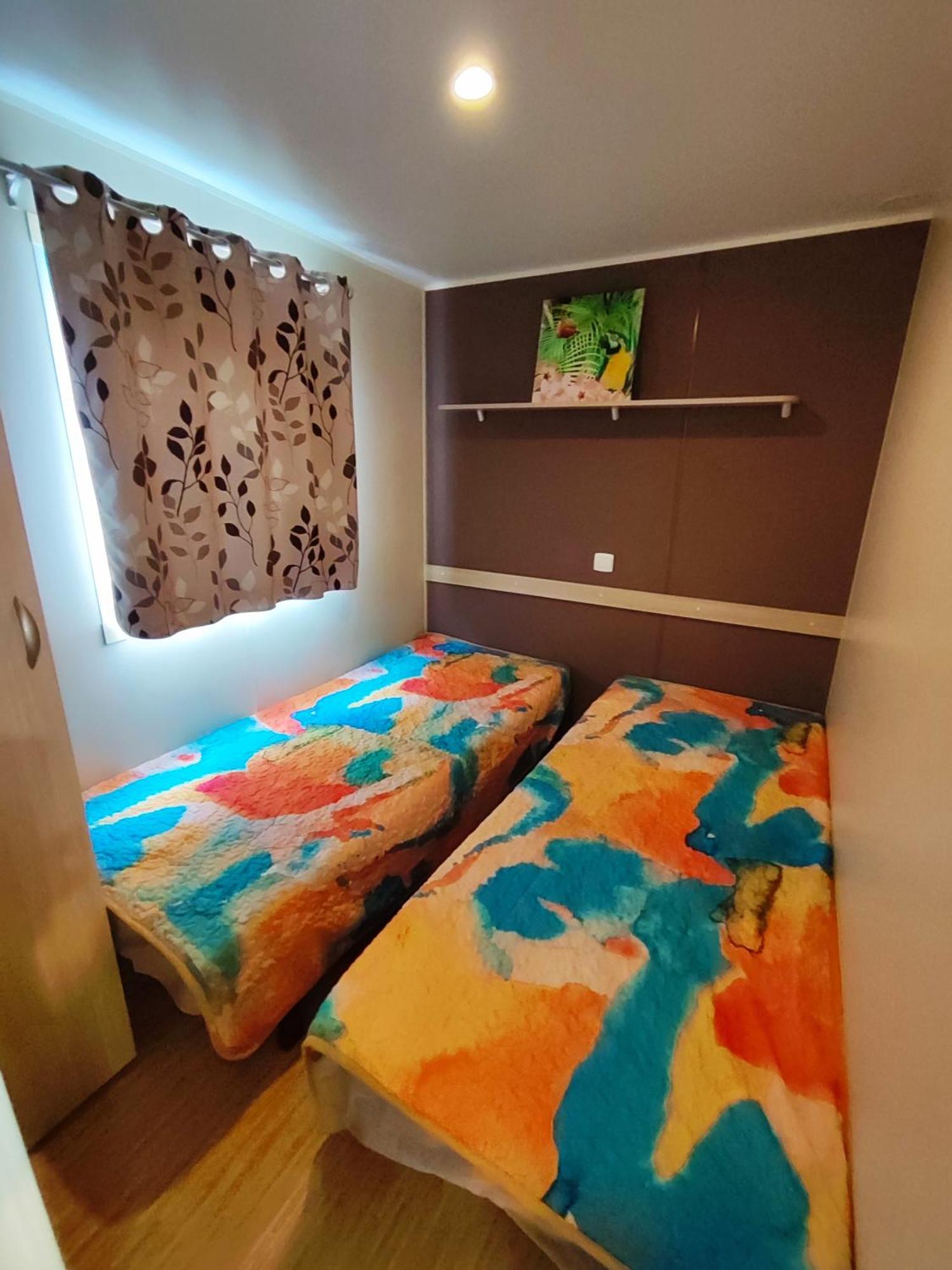 Mobilhome Au Camping Les Salins De La Gardiole Ex Camping Europe Vic-la-Gardiole Exterior photo