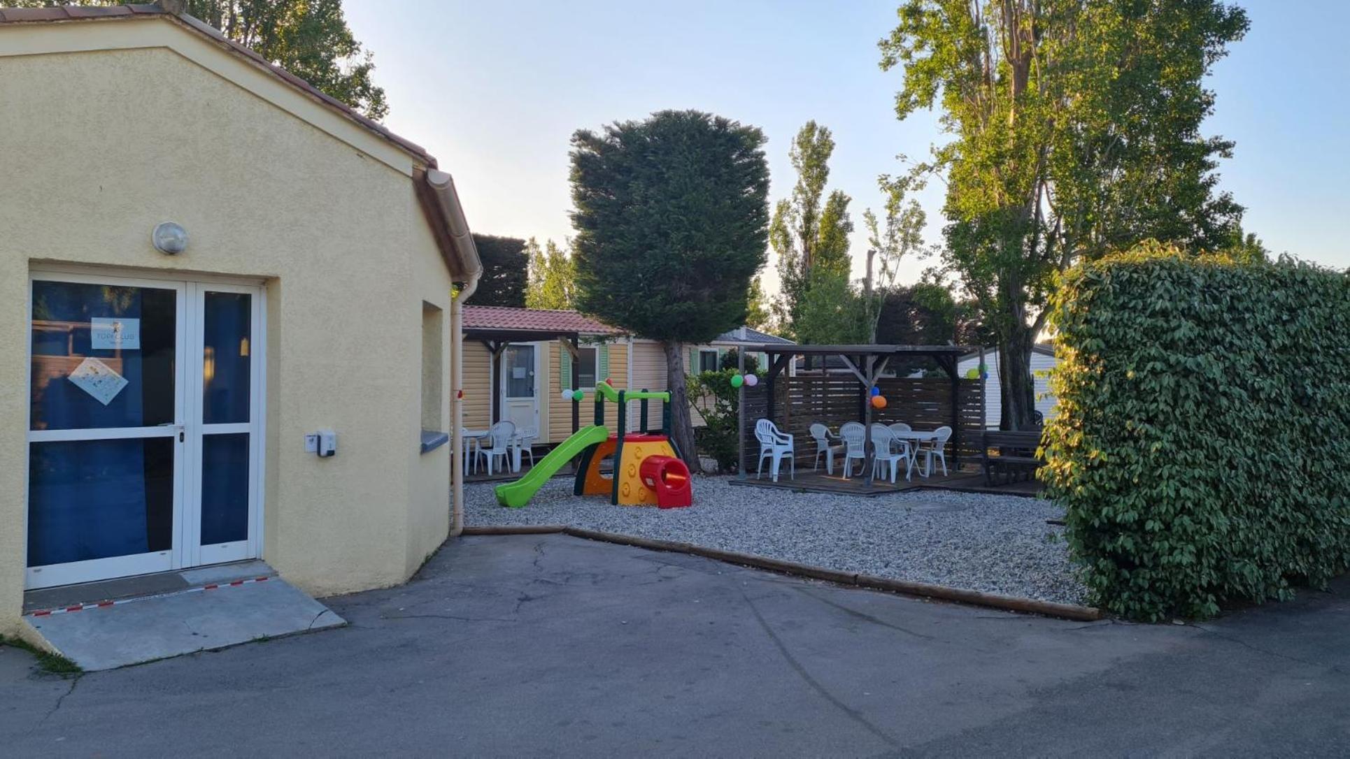 Mobilhome Au Camping Les Salins De La Gardiole Ex Camping Europe Vic-la-Gardiole Exterior photo