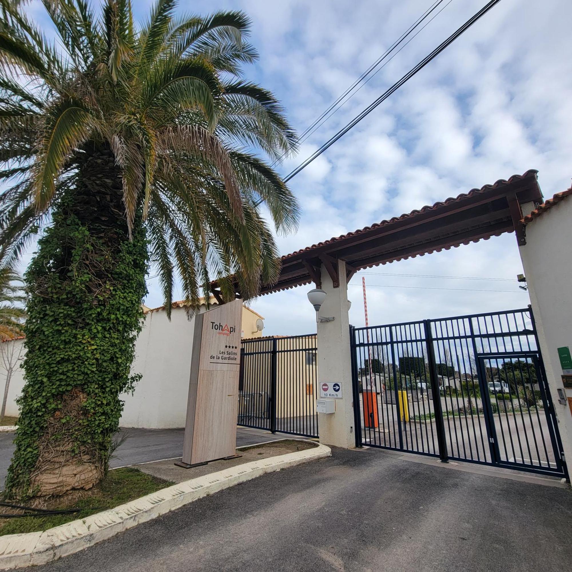 Mobilhome Au Camping Les Salins De La Gardiole Ex Camping Europe Vic-la-Gardiole Exterior photo